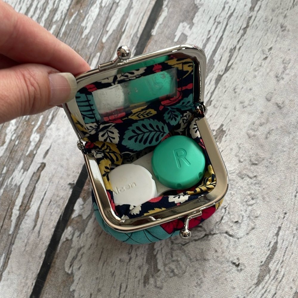 NEW! Vera Bradley Small Pouch - Picture 3 of 9